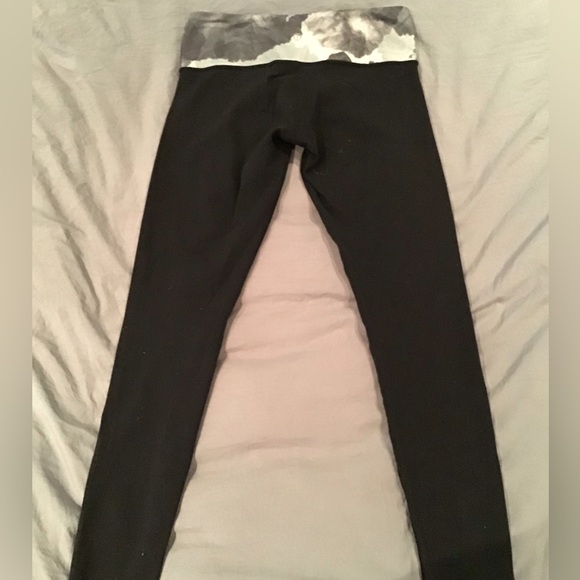 Sz 6 - 4 x Lululemon Leggings - Picture 6 of 12